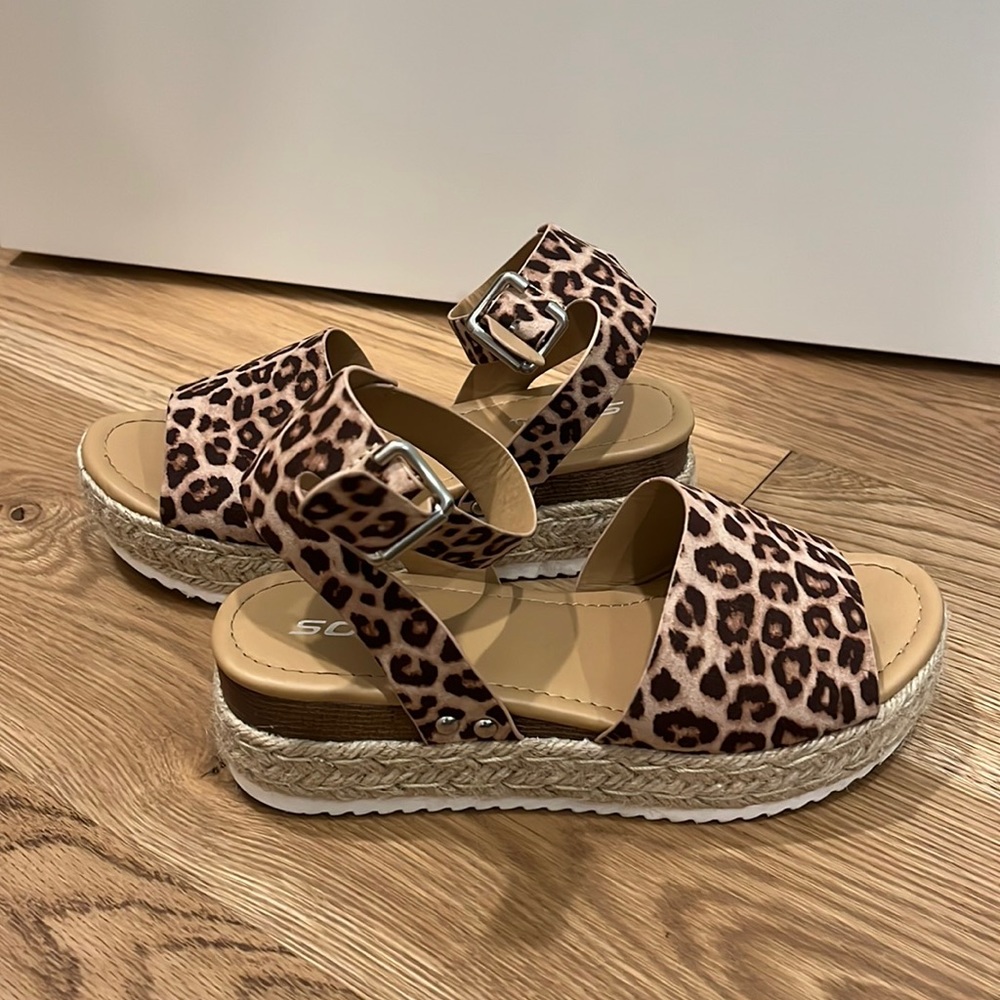 Cheeta Platform Sandals